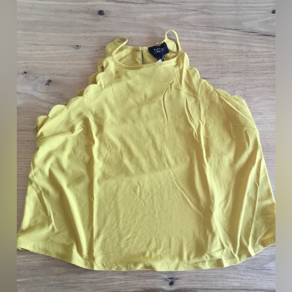 Fifty Street‎ Scalloped Halter CropTop Yellow Women’s Large NWT